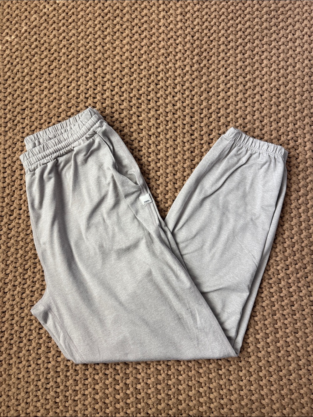Vuori Boyfriend Joggers in Beige Women’s Size S/M (no tag)